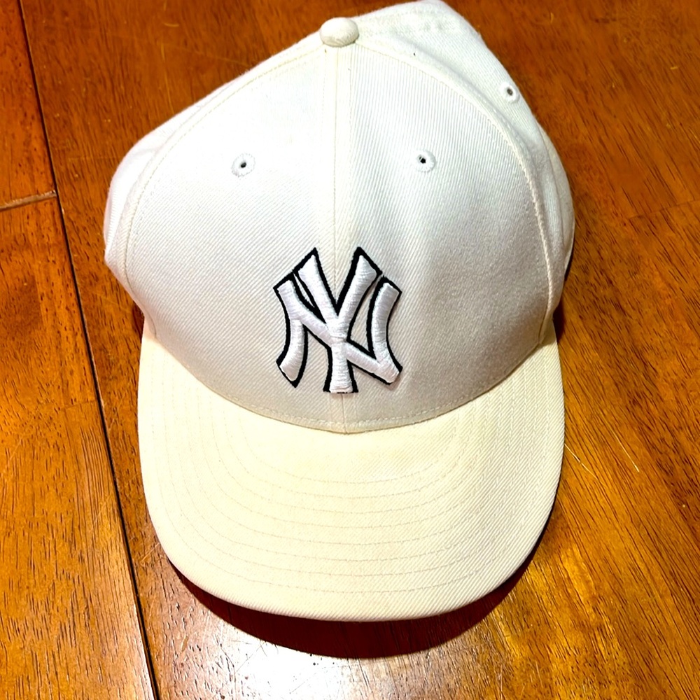 New York Yankees hat